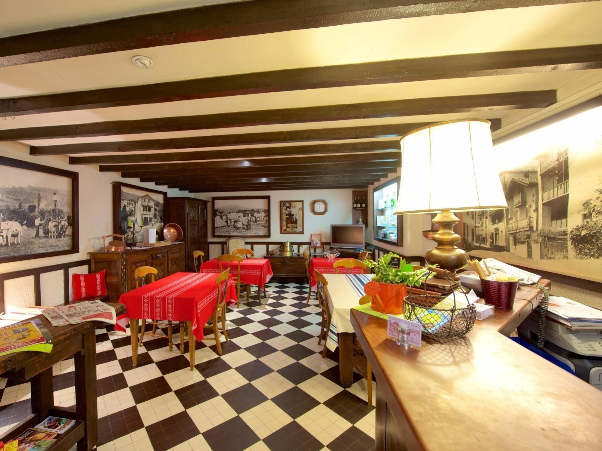 Auberge Chez Tante Ursule Cambo-les-Bains Ngoại thất bức ảnh