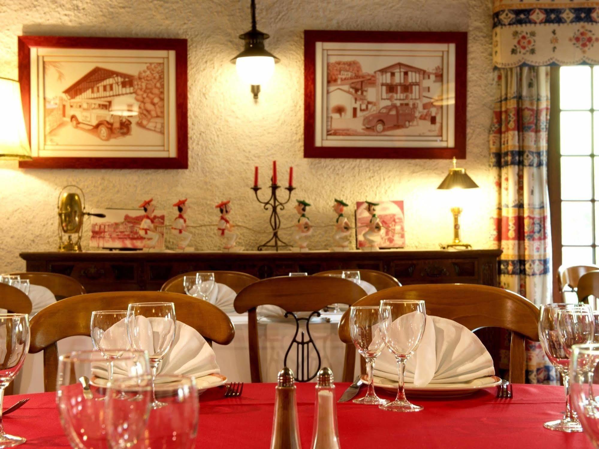 Auberge Chez Tante Ursule Cambo-les-Bains Ngoại thất bức ảnh