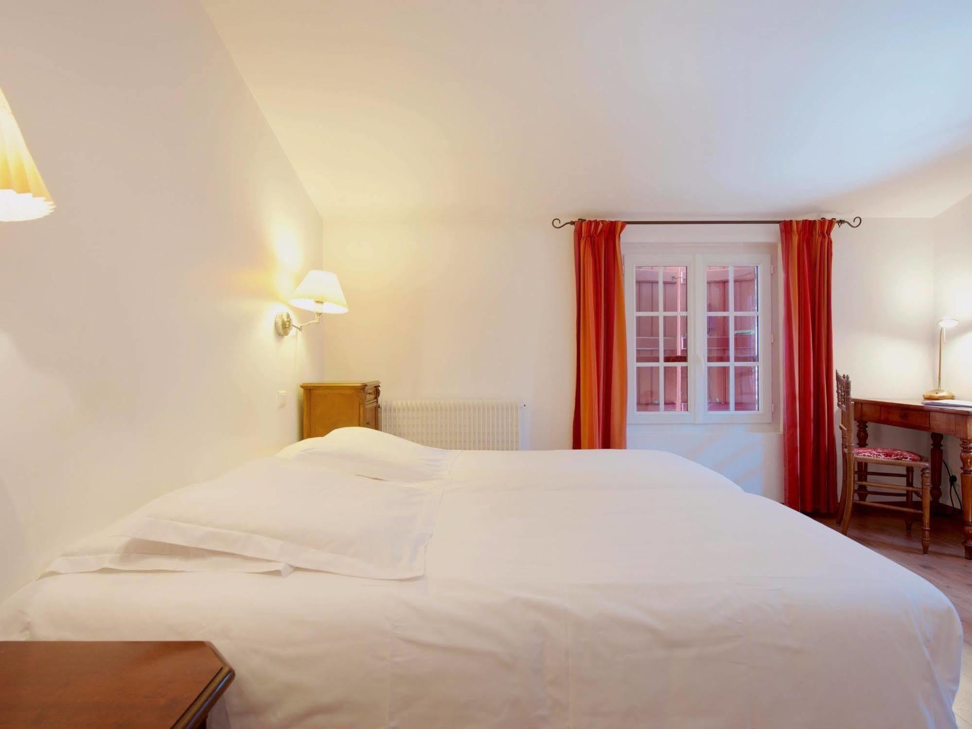 Auberge Chez Tante Ursule Cambo-les-Bains Ngoại thất bức ảnh