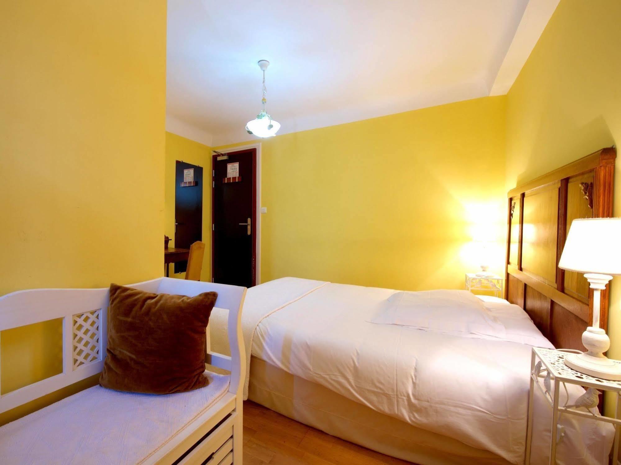 Auberge Chez Tante Ursule Cambo-les-Bains Ngoại thất bức ảnh