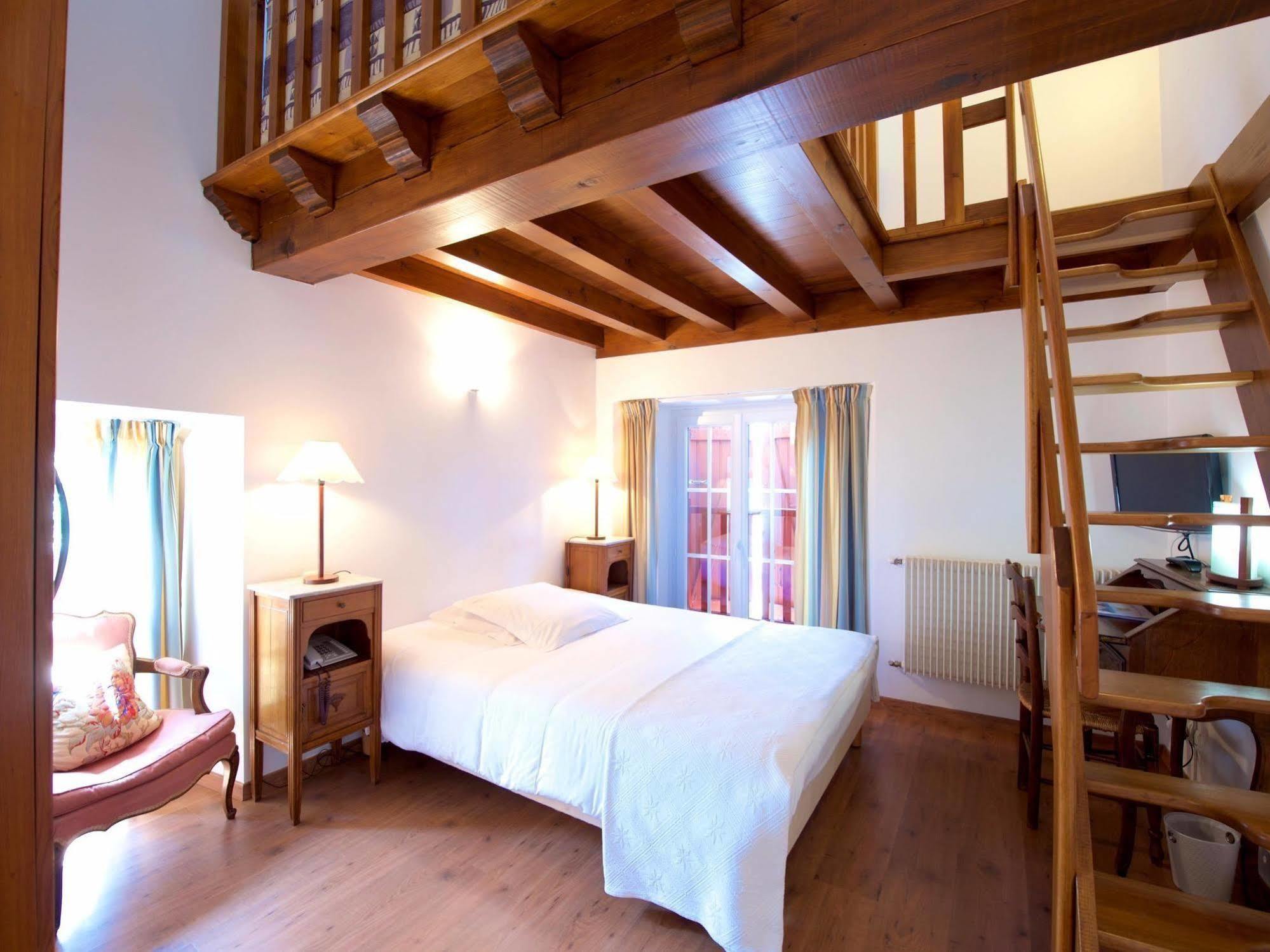 Auberge Chez Tante Ursule Cambo-les-Bains Ngoại thất bức ảnh