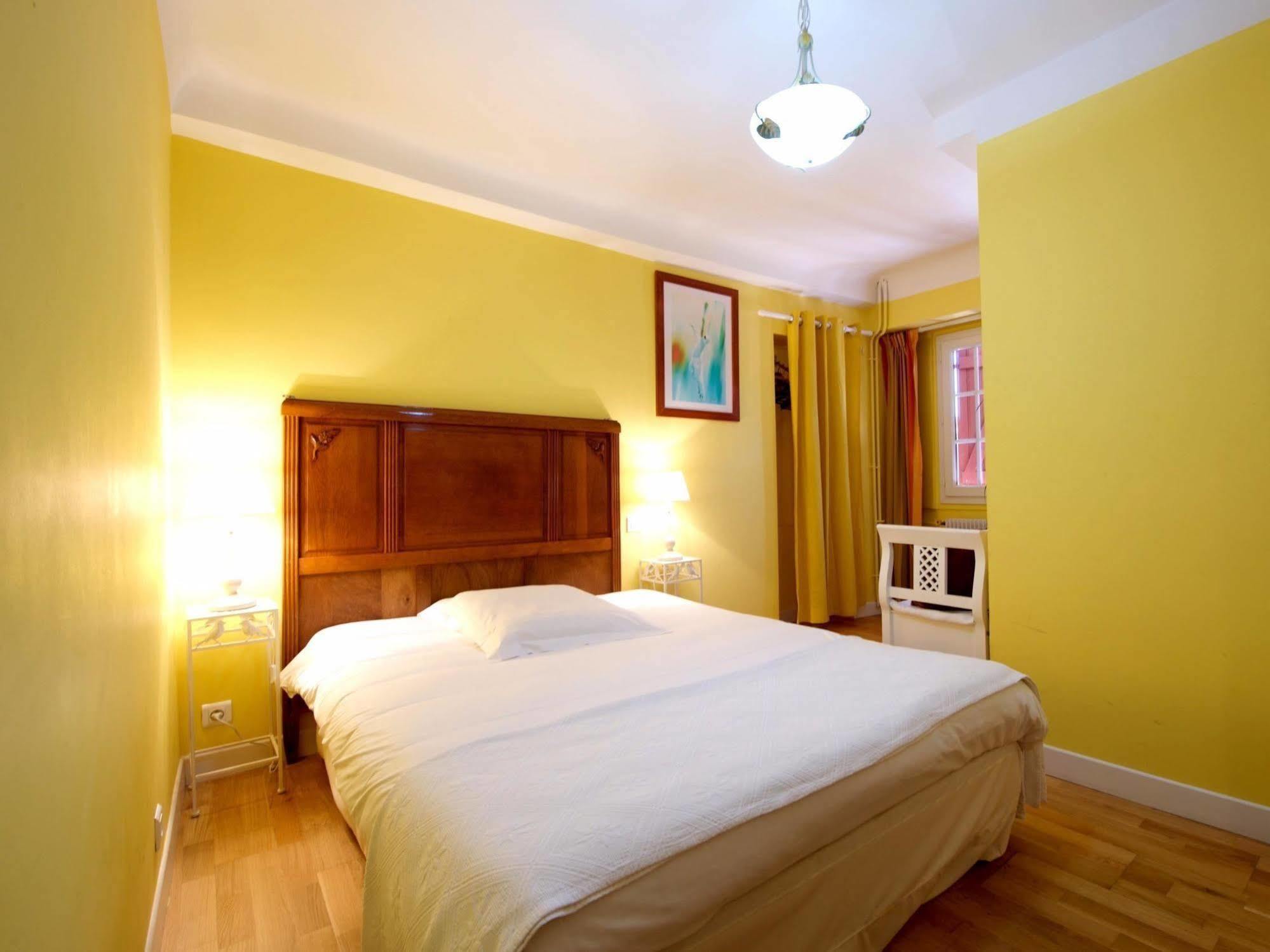 Auberge Chez Tante Ursule Cambo-les-Bains Ngoại thất bức ảnh